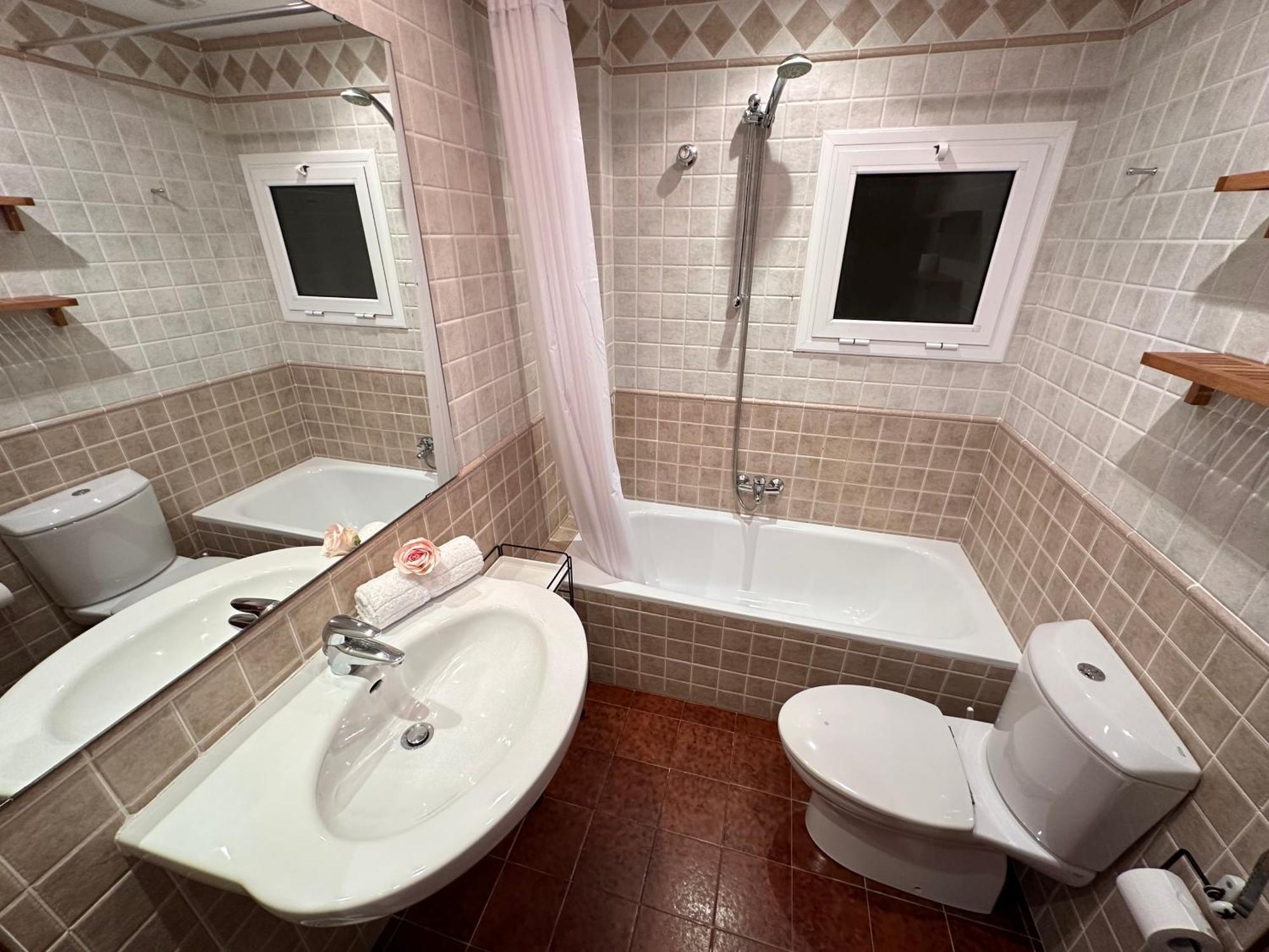 Agi Llotja Plazza Daire Roses Dış mekan fotoğraf